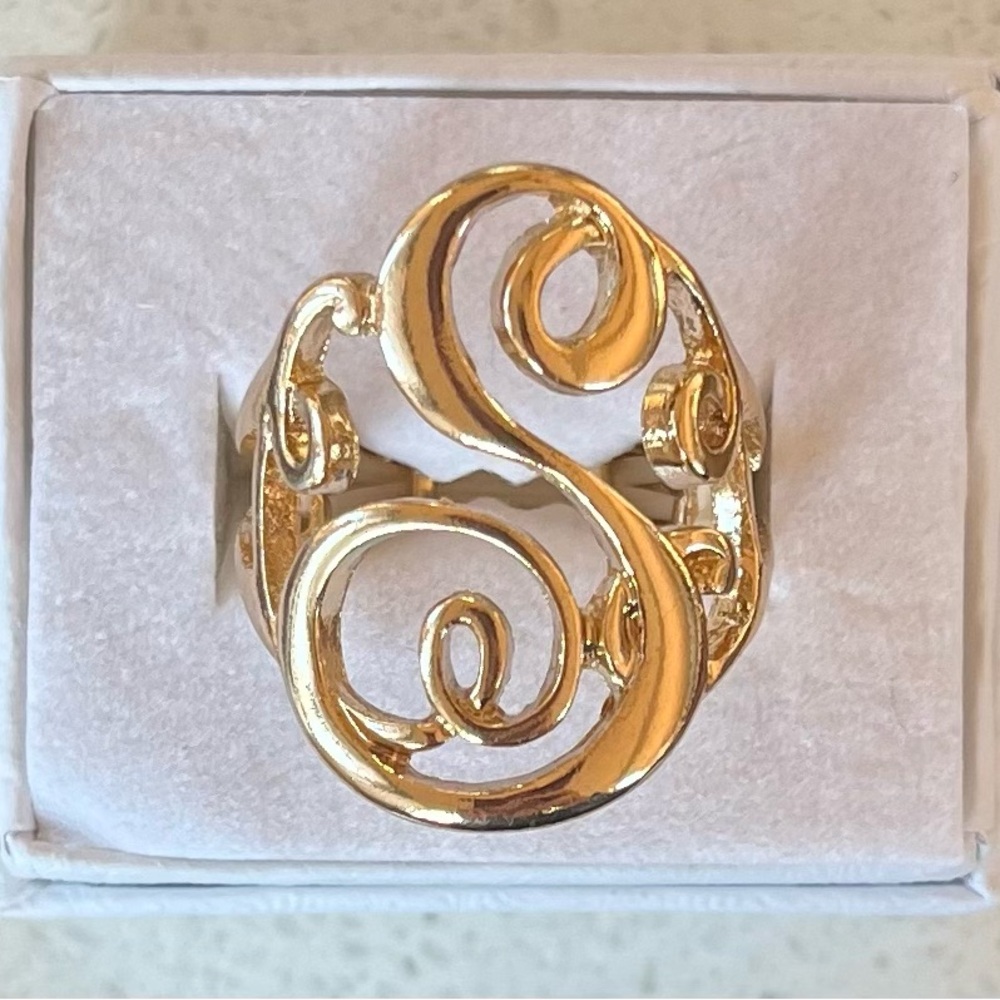 Elegant Stretch Monogram Ring - S - Picture 5 of 6